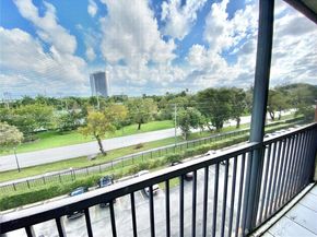 16950 Dixie A536, North Miami Beach FL 33160