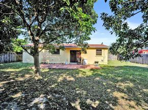 1300 NE 215th St, Miami FL 33179