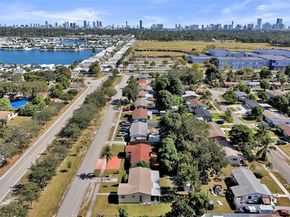 1300 NE 215th St, Miami FL 33179