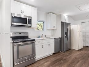 223 SW 1st Ct, Pompano Beach FL 33060