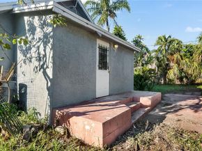 223 SW 1st Ct, Pompano Beach FL 33060