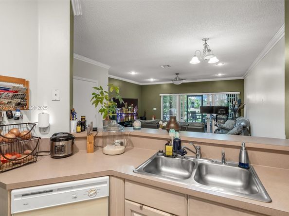 12006 SW 2nd St, Pembroke Pines FL 33025