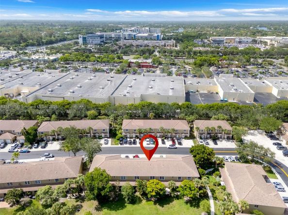 12006 SW 2nd St, Pembroke Pines FL 33025