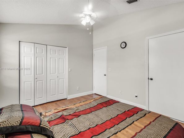 12006 SW 2nd St, Pembroke Pines FL 33025