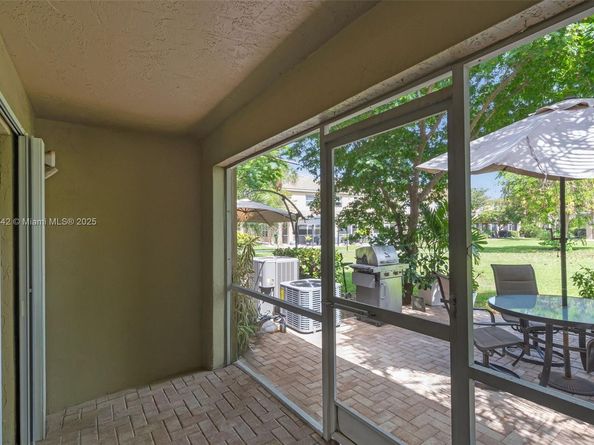 12006 SW 2nd St, Pembroke Pines FL 33025