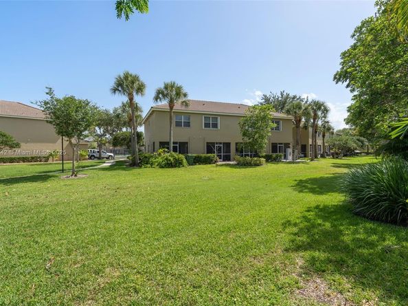 12006 SW 2nd St, Pembroke Pines FL 33025