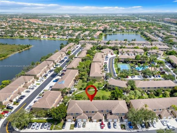 12006 SW 2nd St, Pembroke Pines FL 33025