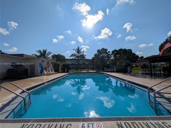 3505 NW 48th Ave 614, Lauderdale Lakes FL 33319
