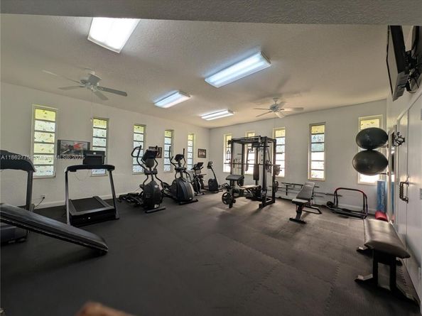 3505 NW 48th Ave 614, Lauderdale Lakes FL 33319