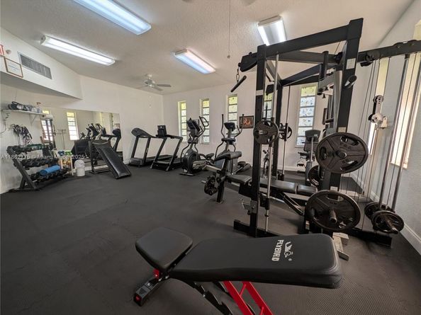 3505 NW 48th Ave 614, Lauderdale Lakes FL 33319