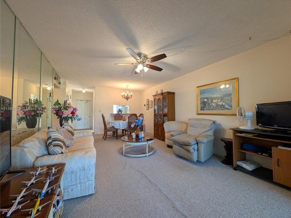 3505 NW 48th Ave 614, Lauderdale Lakes FL 33319
