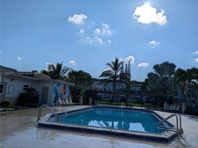3505 NW 48th Ave 614, Lauderdale Lakes FL 33319