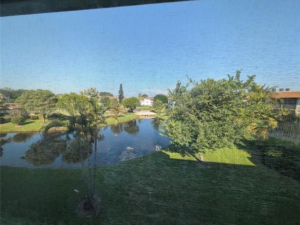 3505 NW 48th Ave 614, Lauderdale Lakes FL 33319
