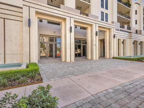 718 Valencia Ave 207, Coral Gables FL 33134