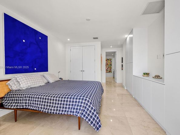 718 Valencia Ave 207, Coral Gables FL 33134