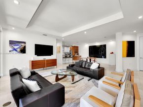 718 Valencia Ave 207, Coral Gables FL 33134