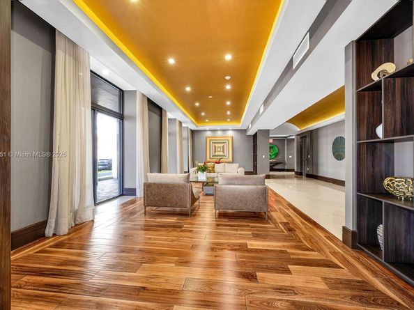 718 Valencia Ave 207, Coral Gables FL 33134
