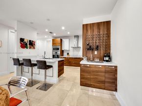 718 Valencia Ave 207, Coral Gables FL 33134
