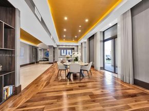 718 Valencia Ave 207, Coral Gables FL 33134