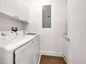 718 Valencia Ave 207, Coral Gables FL 33134