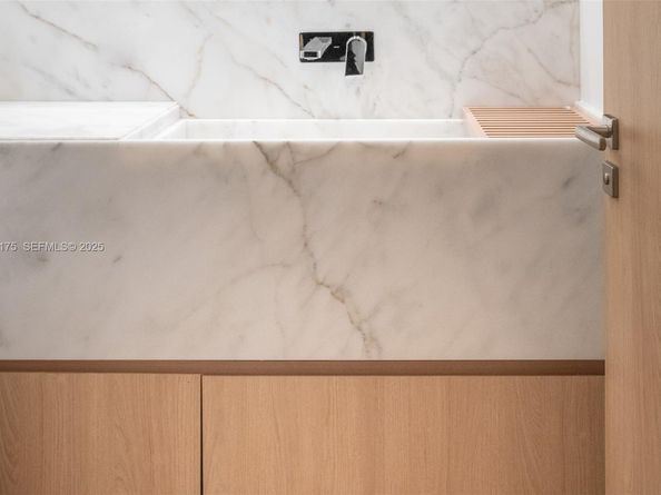 3 Grove Isle Dr C902, Miami FL 33133