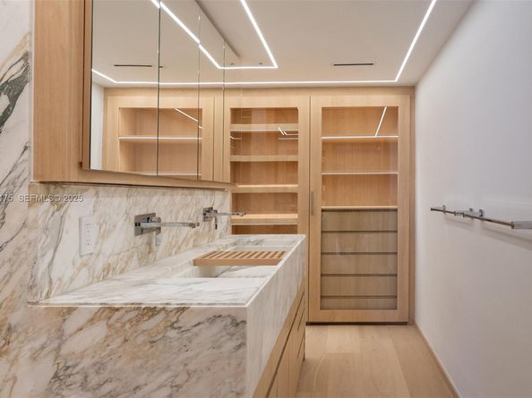 3 Grove Isle Dr C902, Miami FL 33133