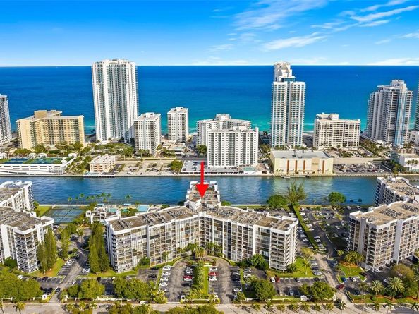 800 Parkview Dr 221, Hallandale Beach FL 33009