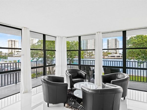 800 Parkview Dr 221, Hallandale Beach FL 33009