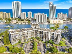 800 Parkview Dr 221, Hallandale Beach FL 33009