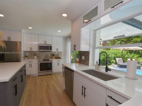 1360 NW 108th Ave, Coral Springs FL 33071