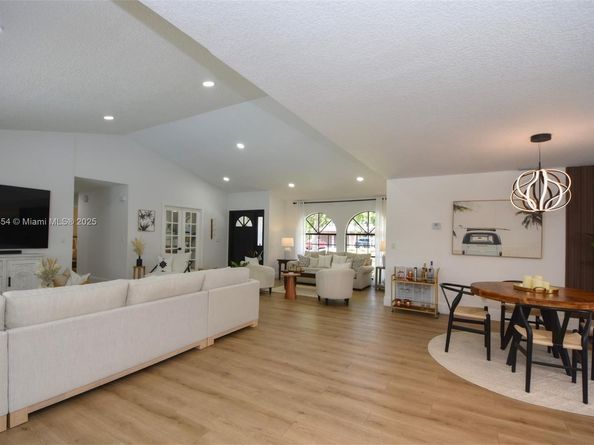 1360 NW 108th Ave, Coral Springs FL 33071