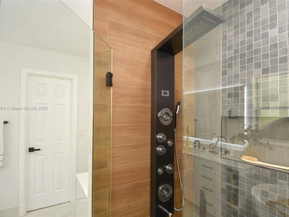 1360 NW 108th Ave, Coral Springs FL 33071