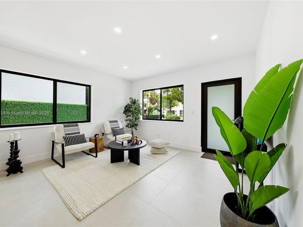 1720 SW 12th St, Miami FL 33135