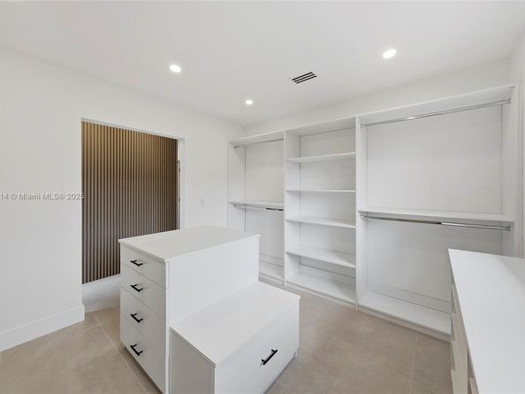 1720 SW 12th St, Miami FL 33135