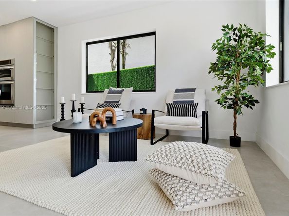 1720 SW 12th St, Miami FL 33135