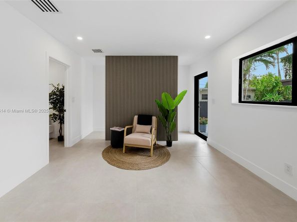 1720 SW 12th St, Miami FL 33135