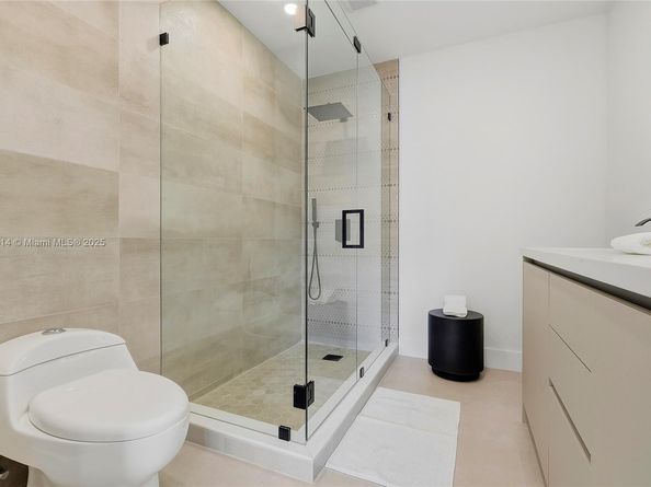 1720 SW 12th St, Miami FL 33135