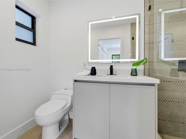 1720 SW 12th St, Miami FL 33135