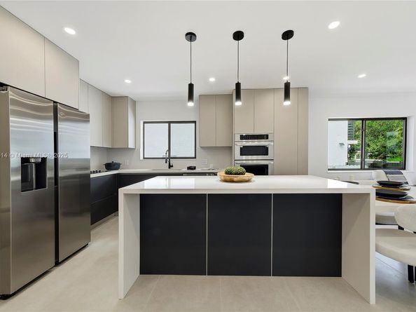 1720 SW 12th St, Miami FL 33135