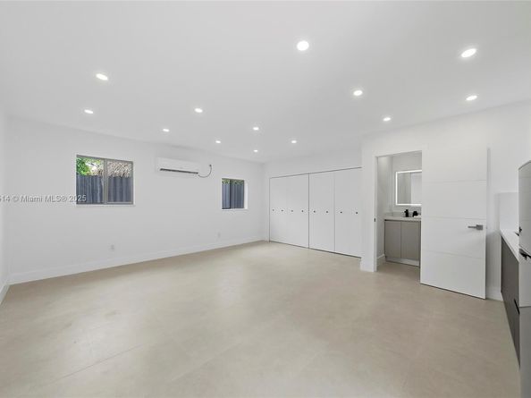 1720 SW 12th St, Miami FL 33135