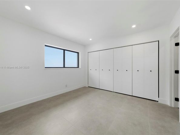 1720 SW 12th St, Miami FL 33135