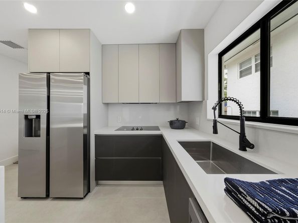 1720 SW 12th St, Miami FL 33135