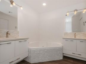 9725 NW 52nd St 213, Doral FL 33178