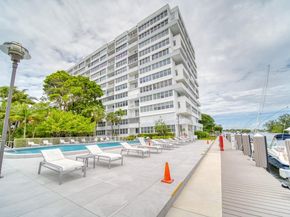 1160 N Federal Hwy 213, Fort Lauderdale FL 33304