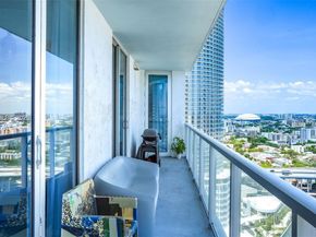 185 SW 7 th street 2911, Miami FL 33130