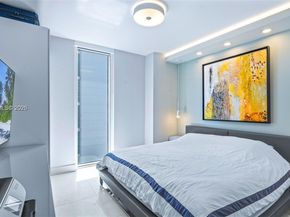 185 SW 7 th street 2911, Miami FL 33130