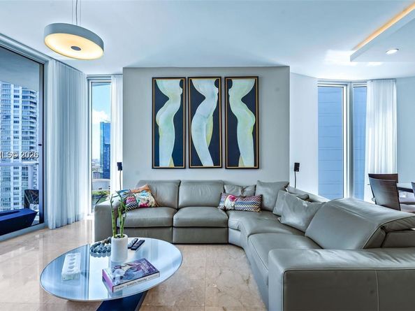 185 SW 7 th street 2911, Miami FL 33130