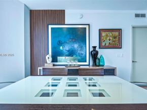 185 SW 7 th street 2911, Miami FL 33130