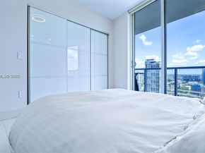 185 SW 7 th street 2911, Miami FL 33130