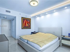 185 SW 7 th street 2911, Miami FL 33130